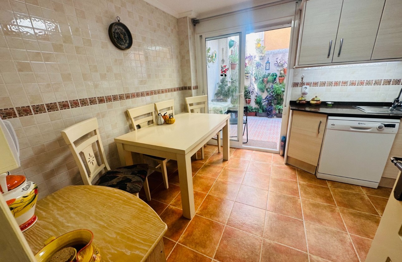 Resale - Villa - Jacarilla