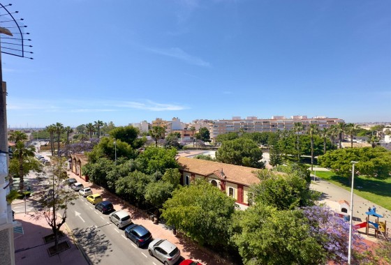 Resale - Apartment / flat - Torrevieja - Acequion