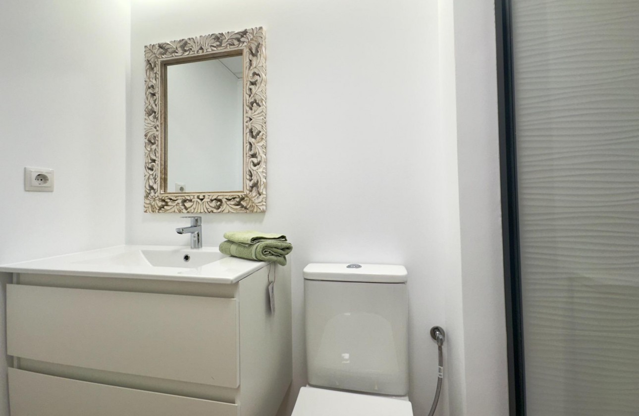 Resale - Apartment / flat - Torrevieja - Acequion