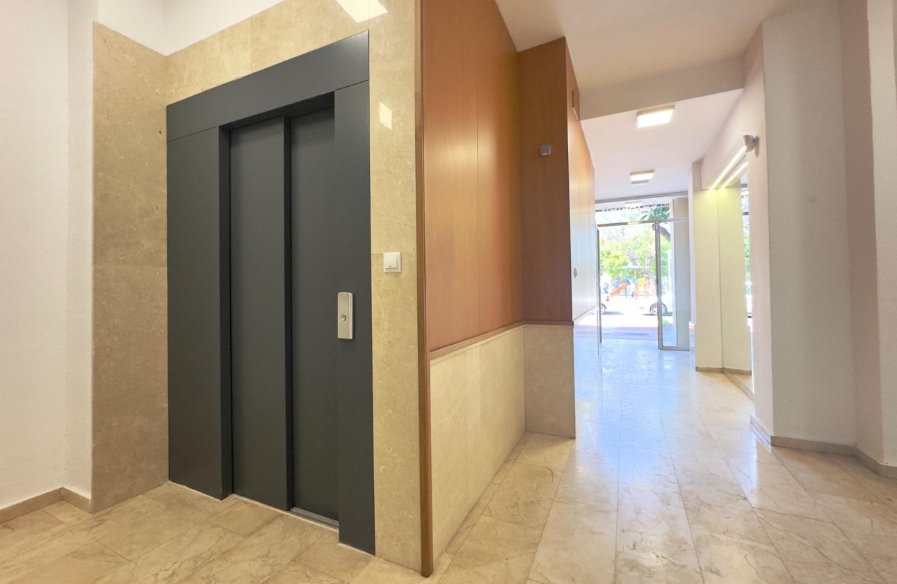 Resale - Apartment / flat - Torrevieja - Acequion