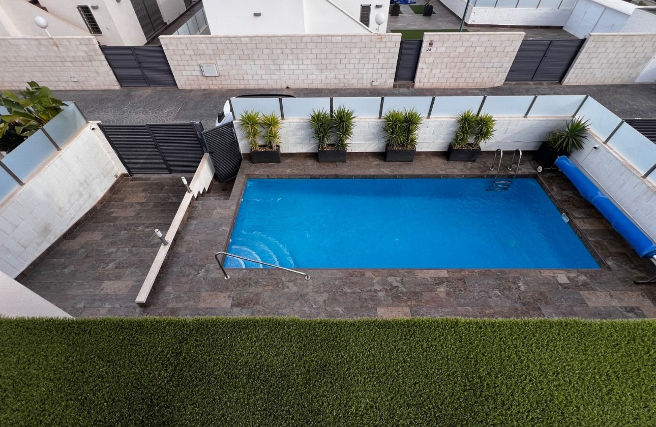 Revente - Chalet / Villa - Orihuela Costa - Villamartin