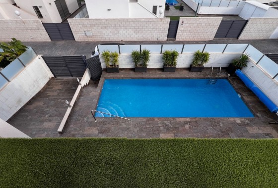 Revente - Chalet / Villa - Orihuela Costa - Villamartin