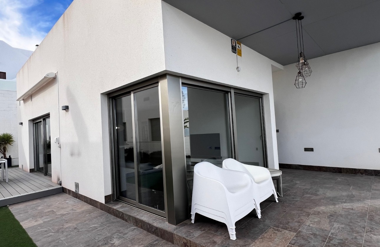 Revente - Chalet / Villa - Orihuela Costa - Villamartin