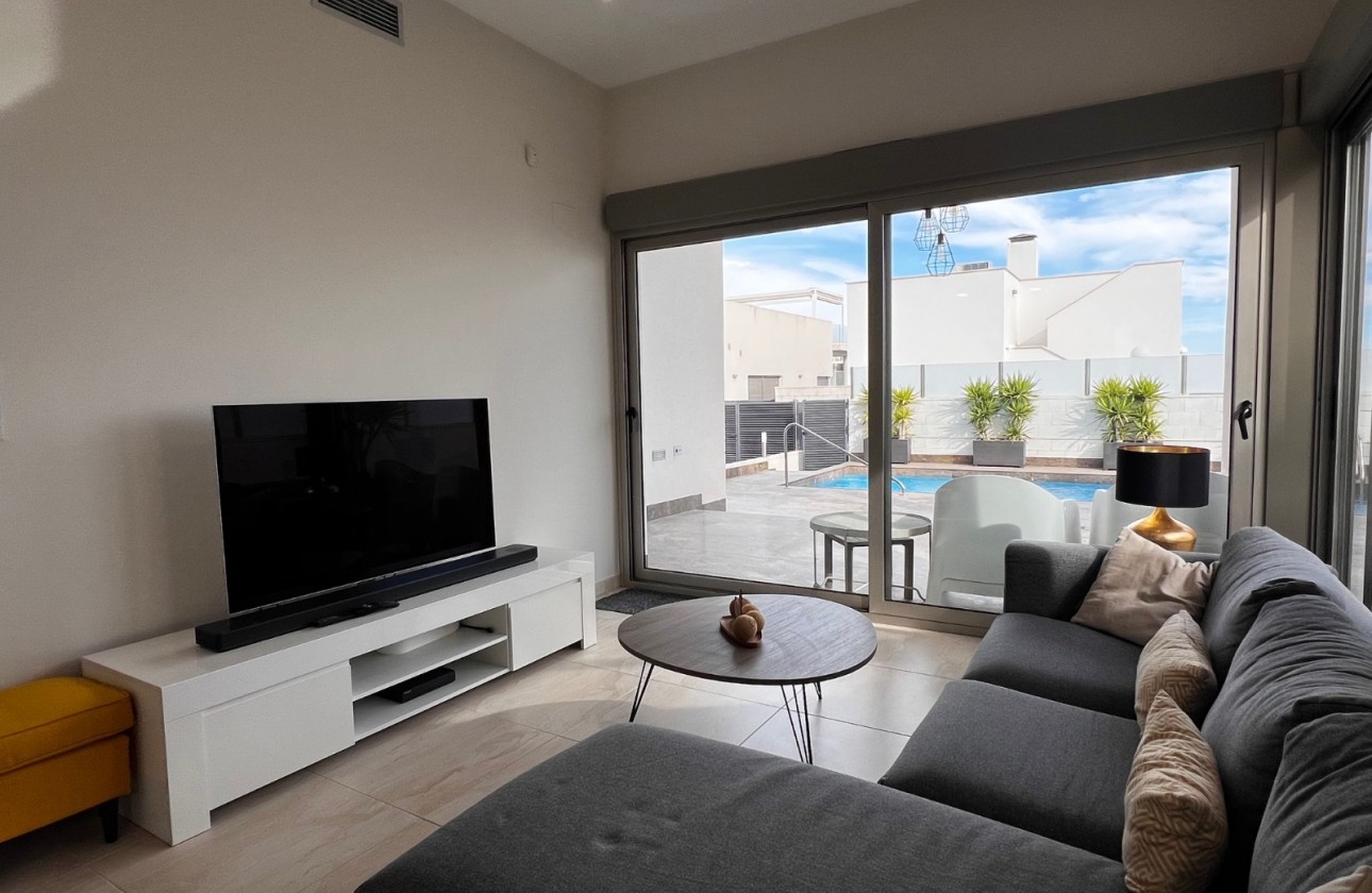 Revente - Chalet / Villa - Orihuela Costa - Villamartin