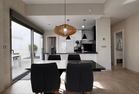 Revente - Chalet / Villa - Orihuela Costa - Villamartin