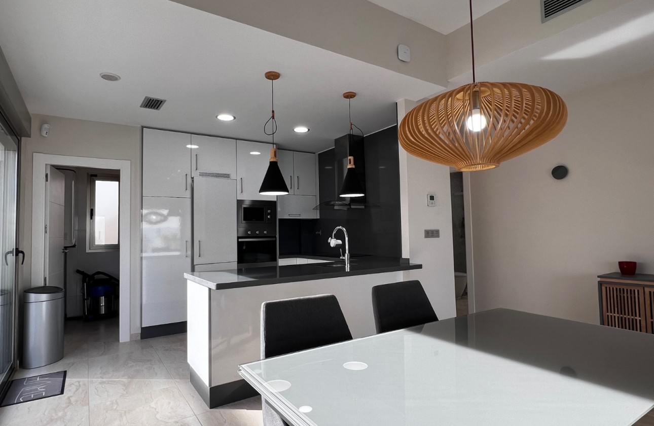 Revente - Chalet / Villa - Orihuela Costa - Villamartin