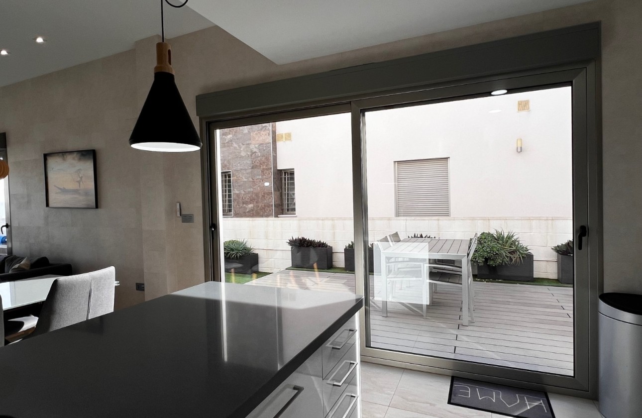 Revente - Chalet / Villa - Orihuela Costa - Villamartin