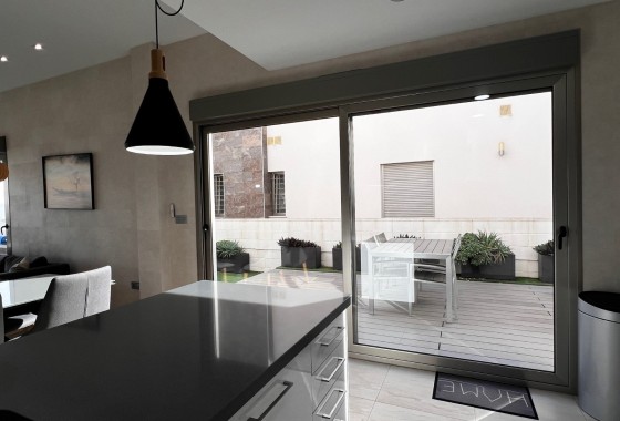 Revente - Chalet / Villa - Orihuela Costa - Villamartin