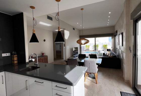 Revente - Chalet / Villa - Orihuela Costa - Villamartin