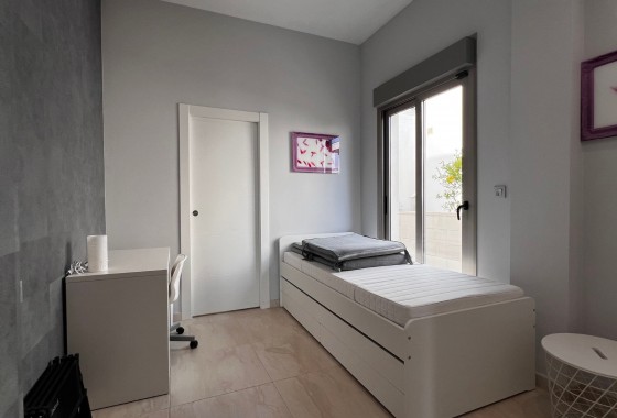 Revente - Chalet / Villa - Orihuela Costa - Villamartin