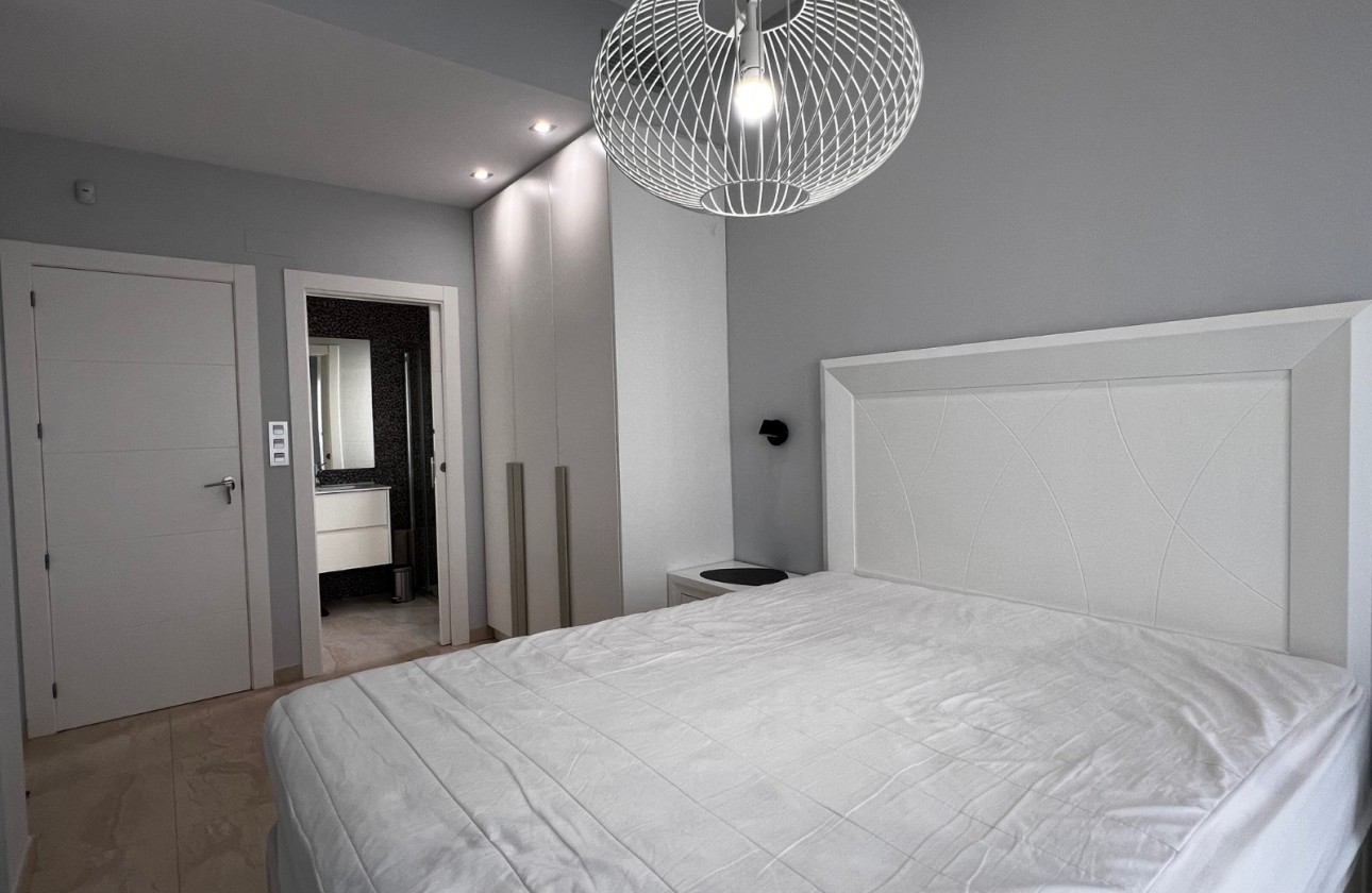 Revente - Chalet / Villa - Orihuela Costa - Villamartin