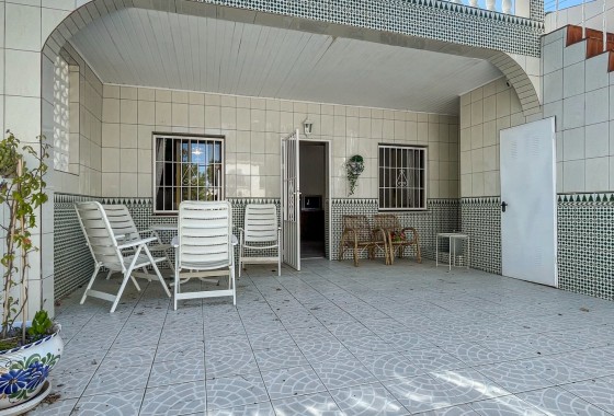 Resale - Villa - Torrevieja - La Siesta - El Salado -  Torreta