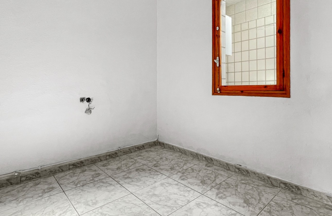 Resale - Villa - Torrevieja - La Siesta - El Salado -  Torreta
