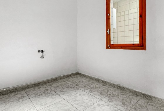 Resale - Villa - Torrevieja - La Siesta - El Salado -  Torreta