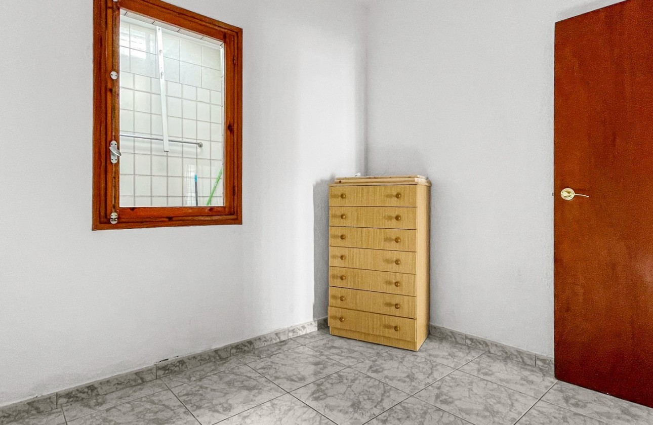 Resale - Villa - Torrevieja - La Siesta - El Salado -  Torreta