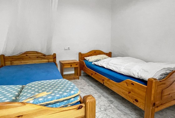 Resale - Villa - Torrevieja - La Siesta - El Salado -  Torreta
