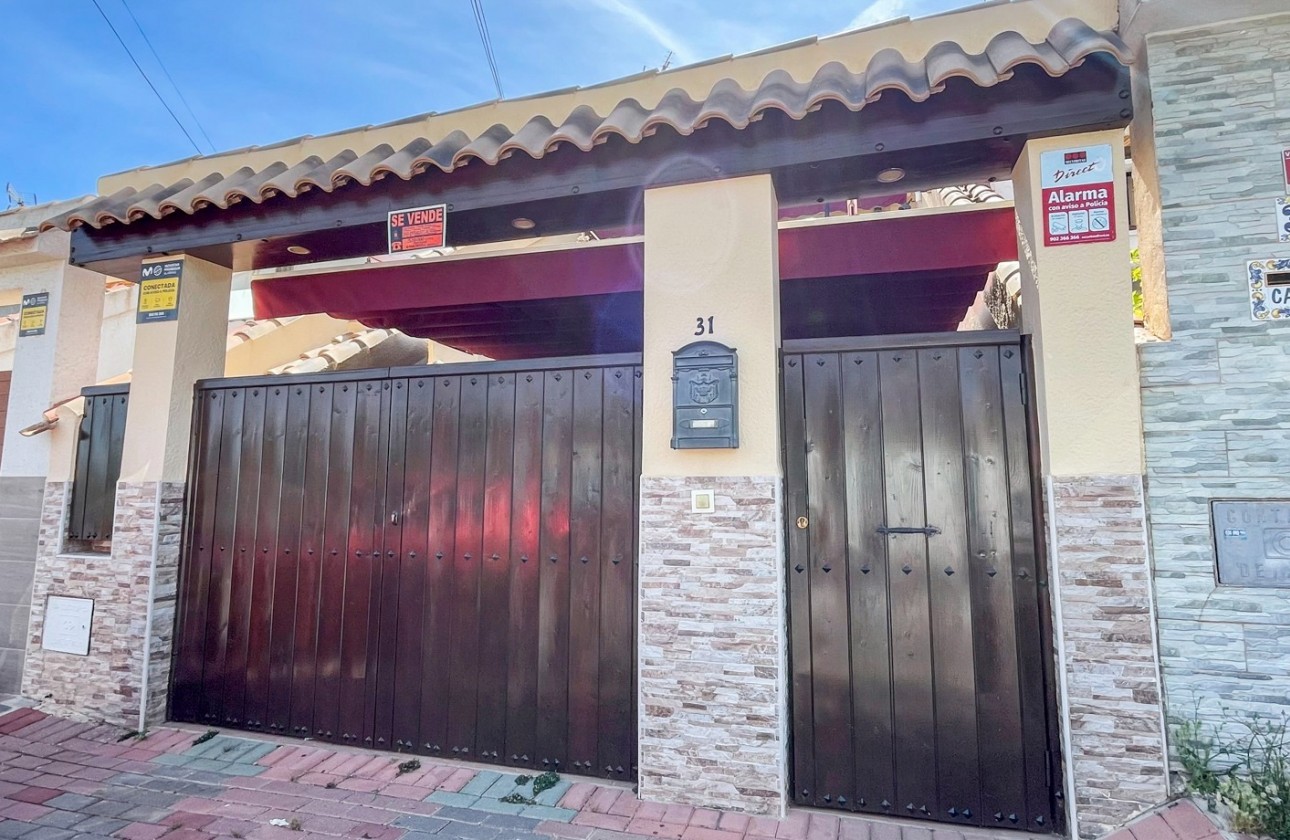 Resale - Villa - Torrevieja - Los Balcones - Los Altos del Edén