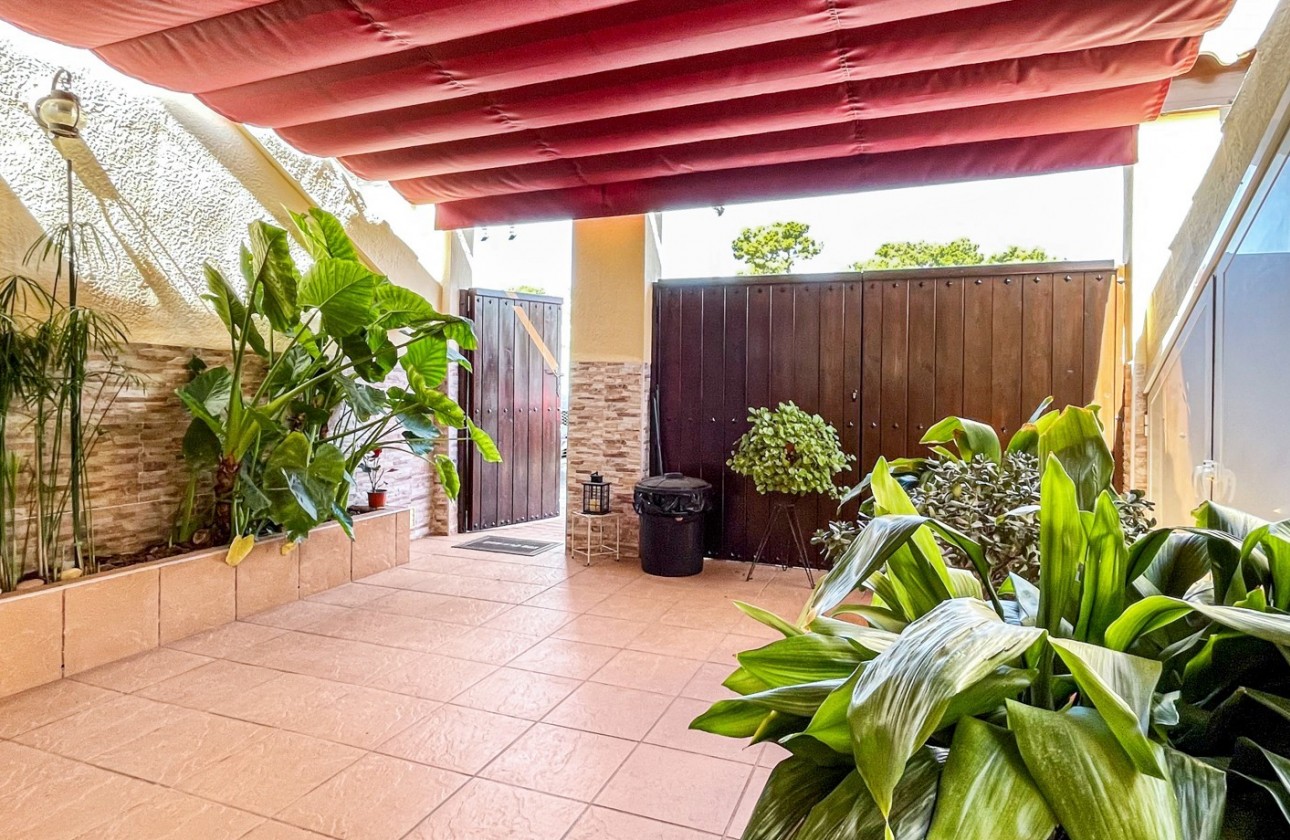 Resale - Villa - Torrevieja - Los Balcones - Los Altos del Edén
