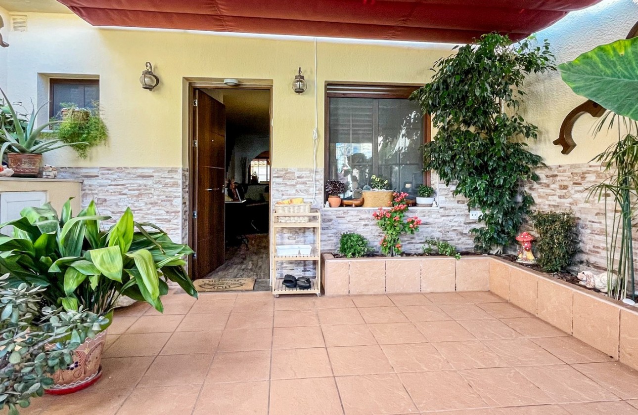 Resale - Villa - Torrevieja - Los Balcones - Los Altos del Edén
