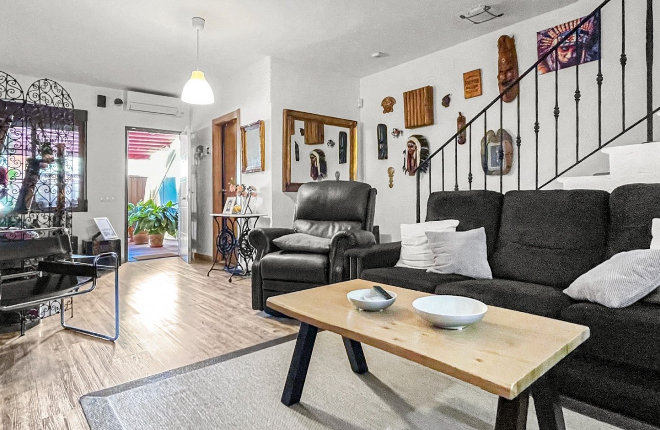 Resale - Villa - Torrevieja - Los Balcones - Los Altos del Edén