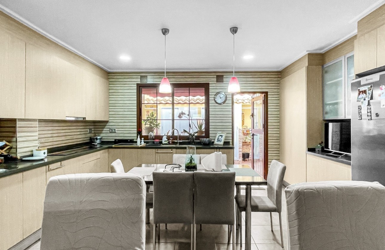 Resale - Villa - Torrevieja - Los Balcones - Los Altos del Edén