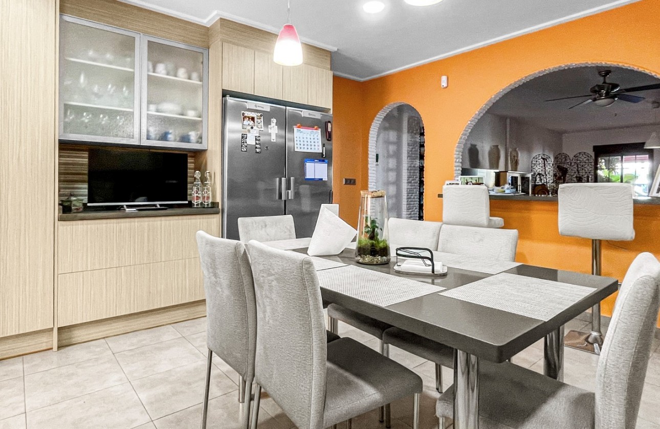 Resale - Villa - Torrevieja - Los Balcones - Los Altos del Edén