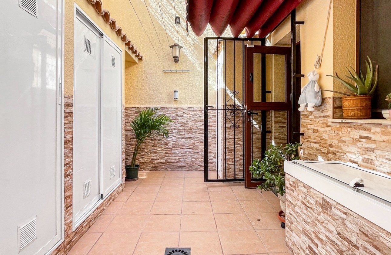 Resale - Villa - Torrevieja - Los Balcones - Los Altos del Edén