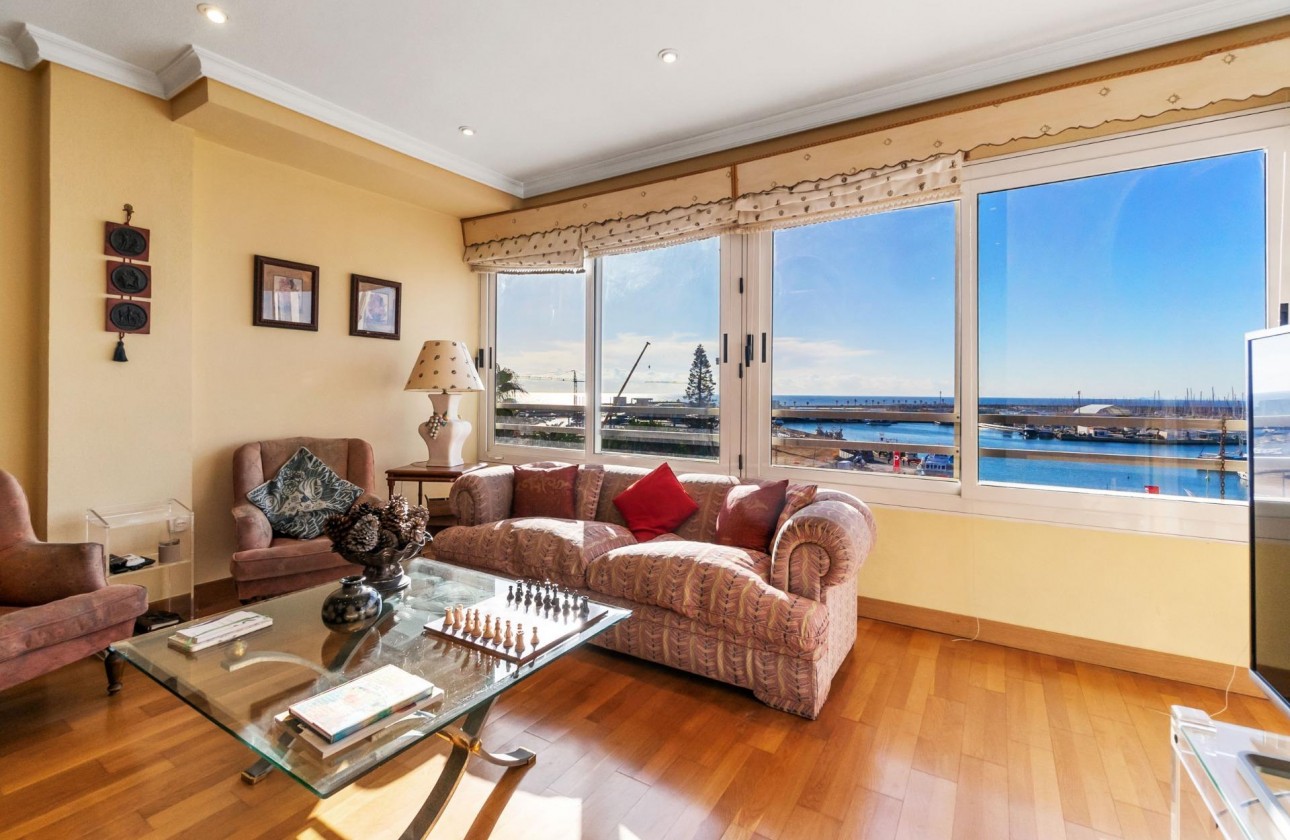 Resale - Apartment / flat - Torrevieja - Centro - Muelle Pesquero