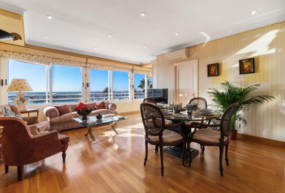 Resale - Apartment / flat - Torrevieja - Centro - Muelle Pesquero