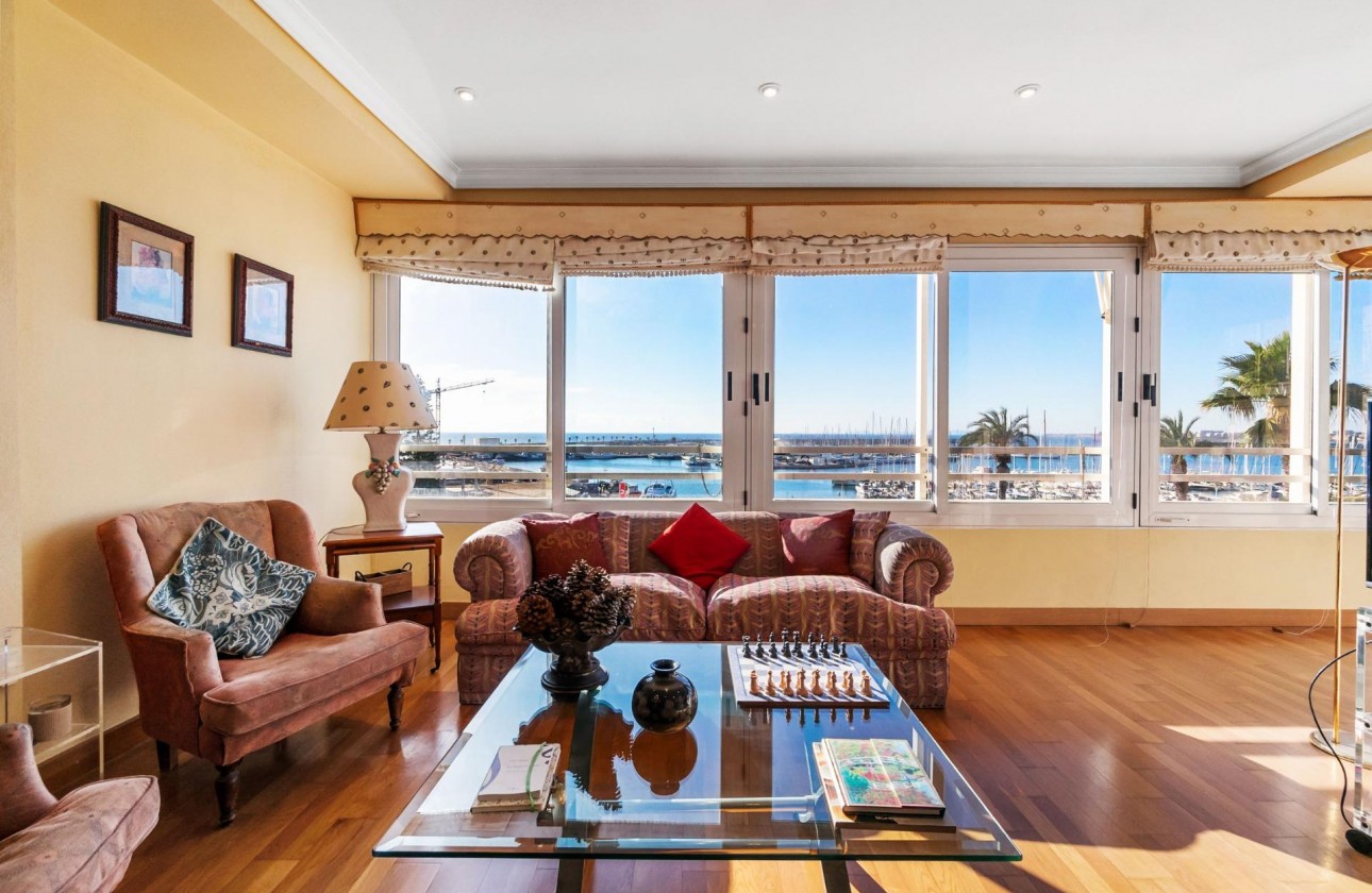Resale - Apartment / flat - Torrevieja - Centro - Muelle Pesquero