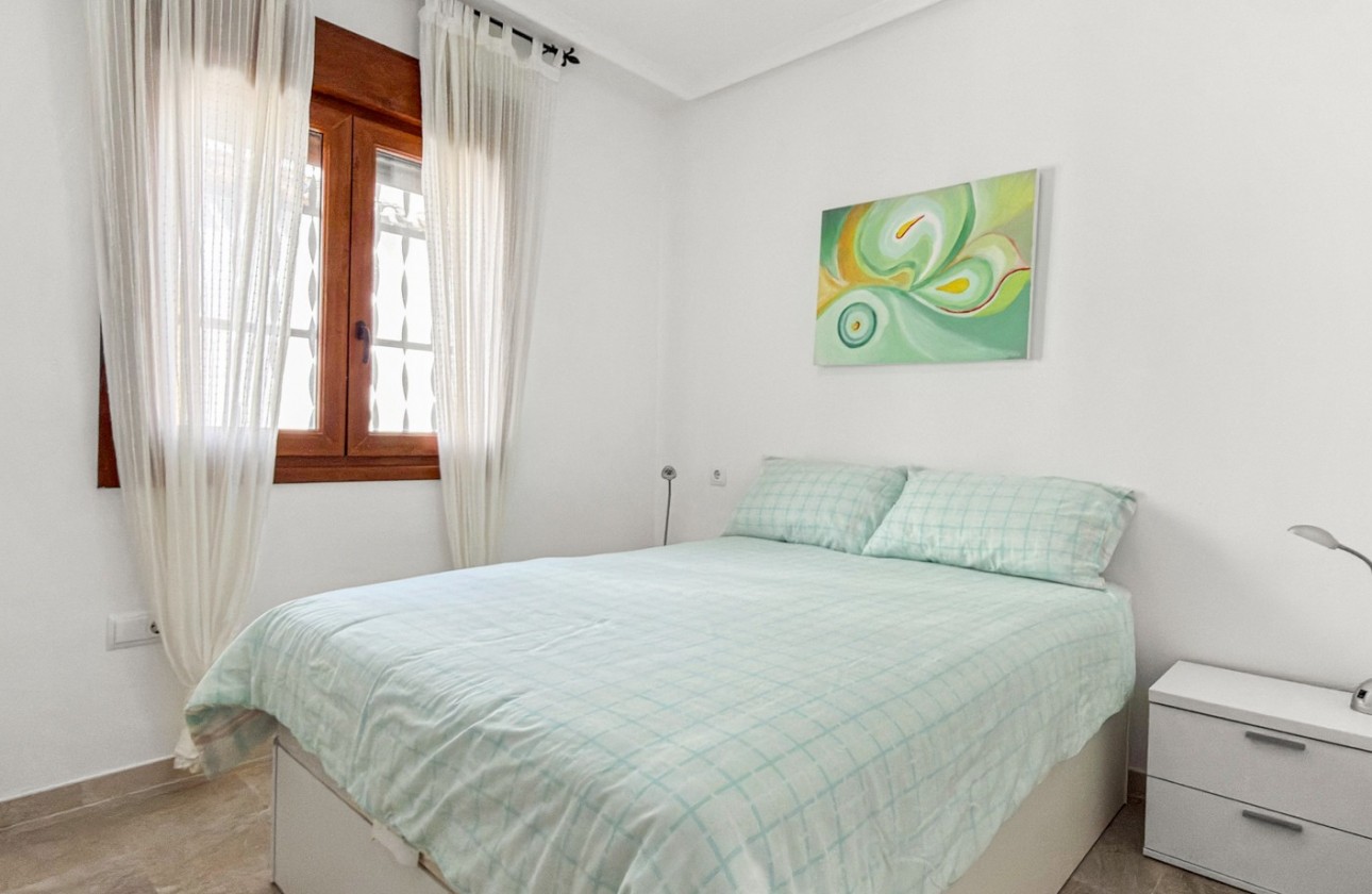 Resale - Apartment / flat - Orihuela Costa - Villamartín