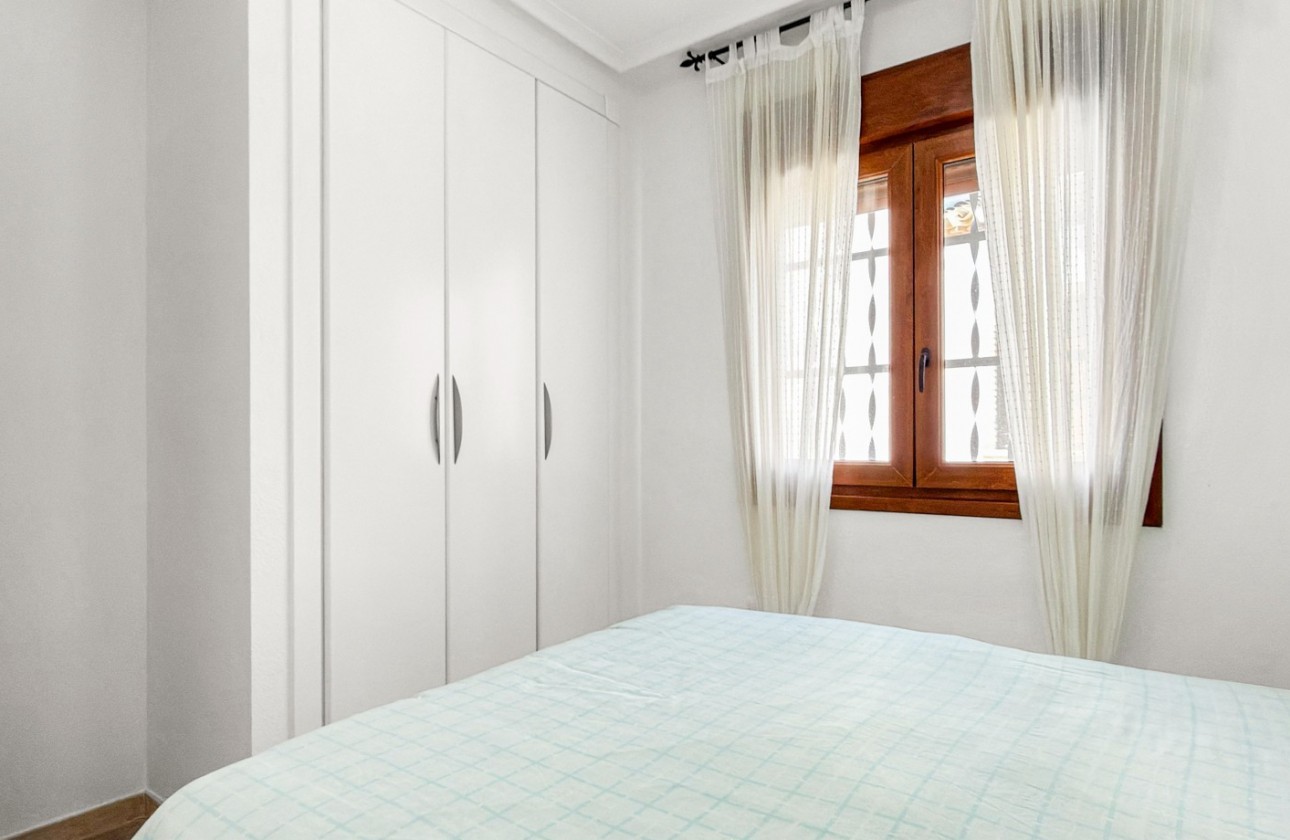 Resale - Apartment / flat - Orihuela Costa - Villamartín