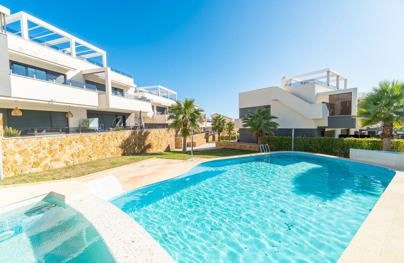 Resale - Villa - Orihuela Costa - Villamartin