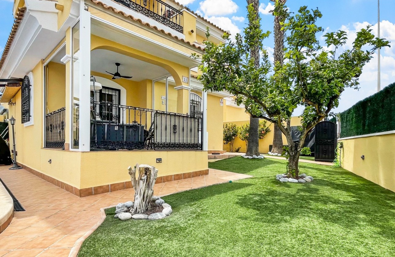Resale - Villa - Orihuela Costa - Los Dolses