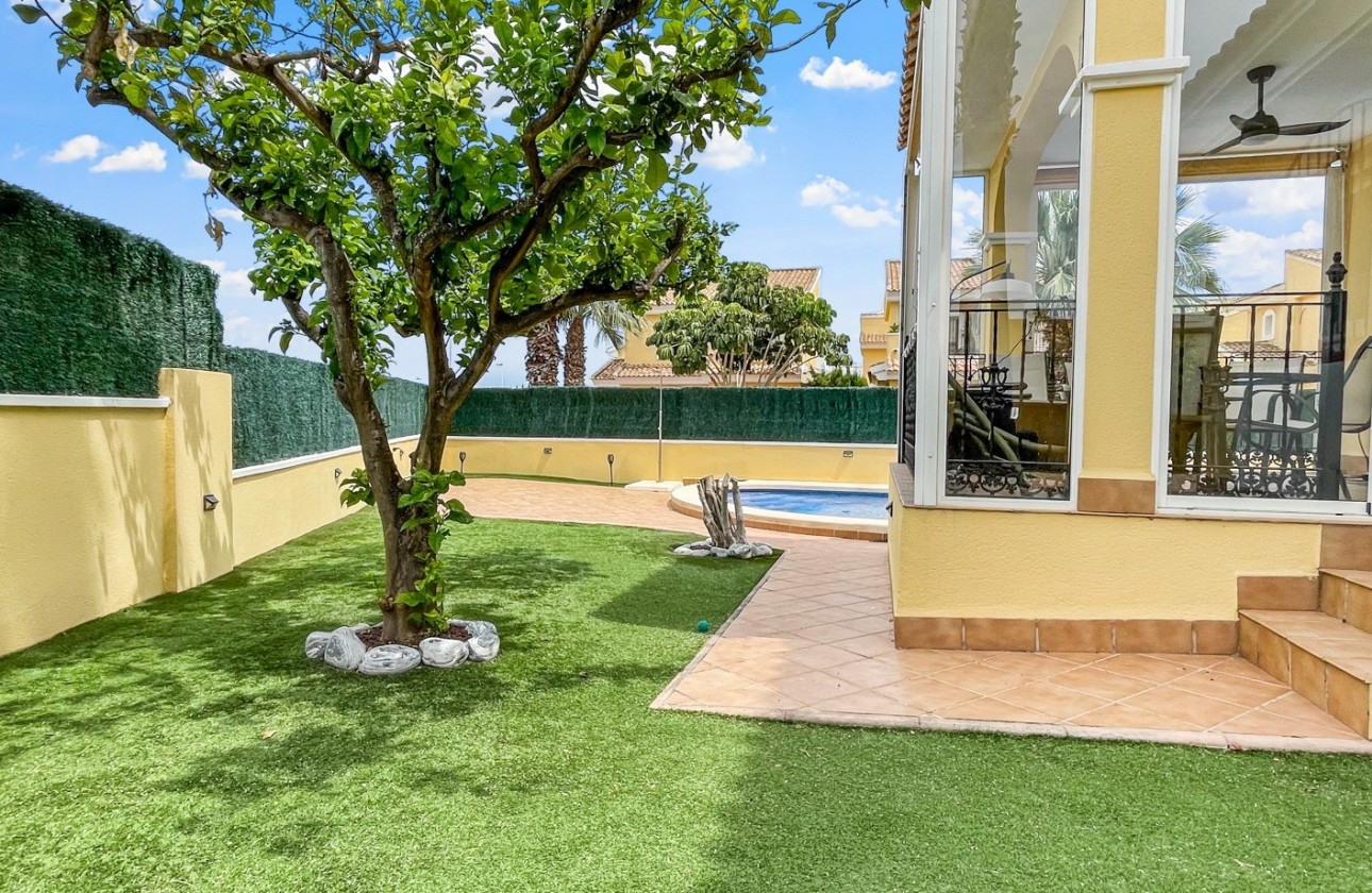Resale - Villa - Orihuela Costa - Los Dolses