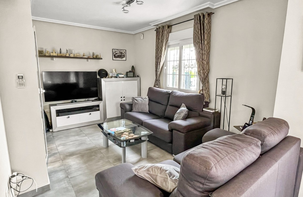 Resale - Villa - Orihuela Costa - Los Dolses