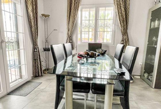 Resale - Villa - Orihuela Costa - Los Dolses
