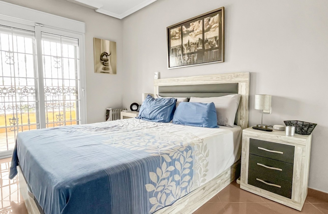 Resale - Villa - Orihuela Costa - Los Dolses