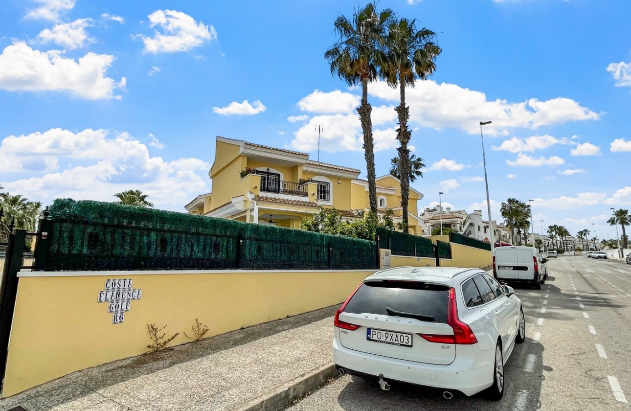 Resale - Villa - Orihuela Costa - Los Dolses
