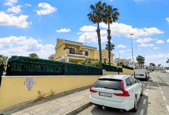 Resale - Villa - Orihuela Costa - Los Dolses
