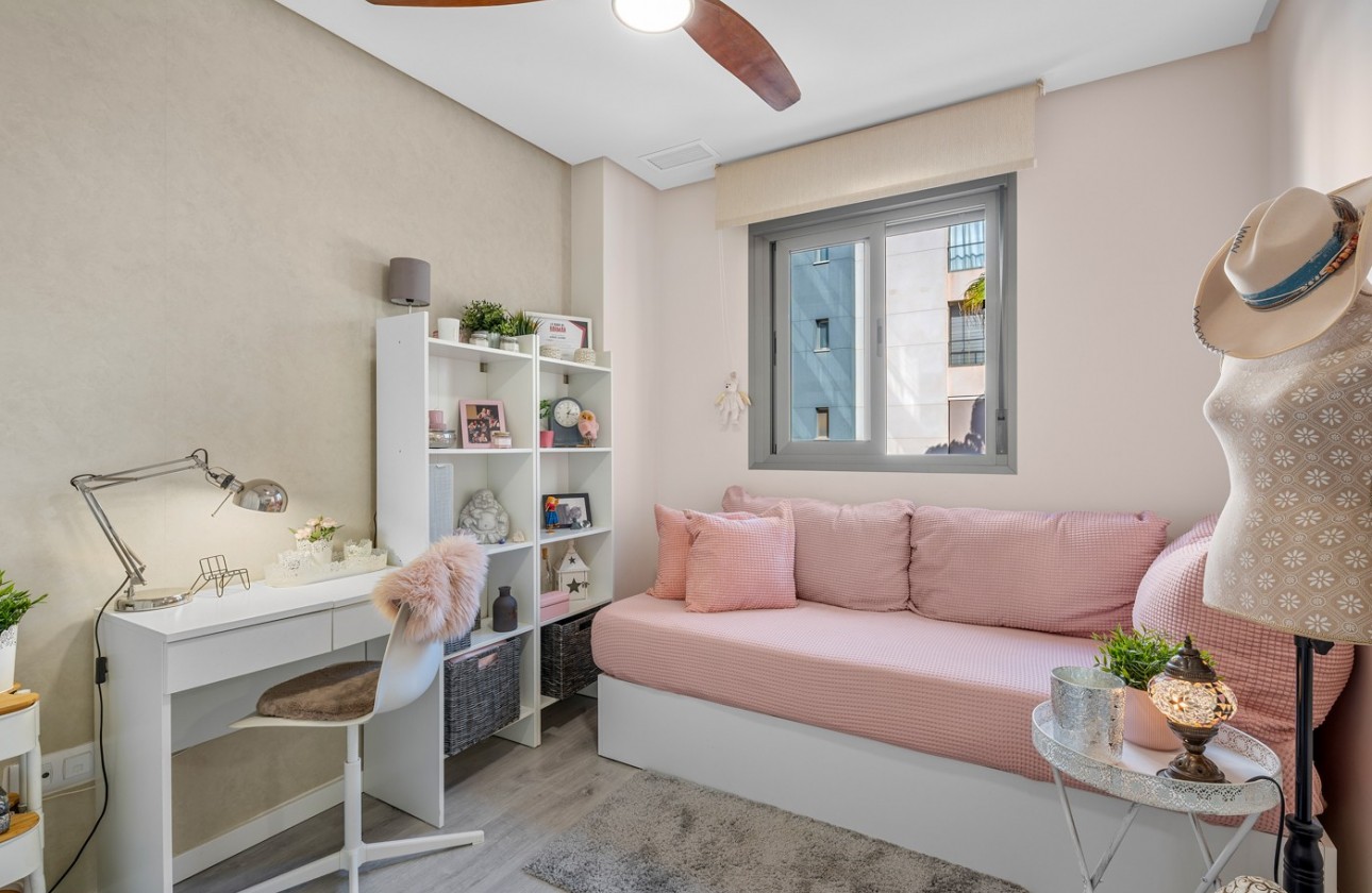 Resale - Apartment / flat - Orihuela Costa - Los Dolses
