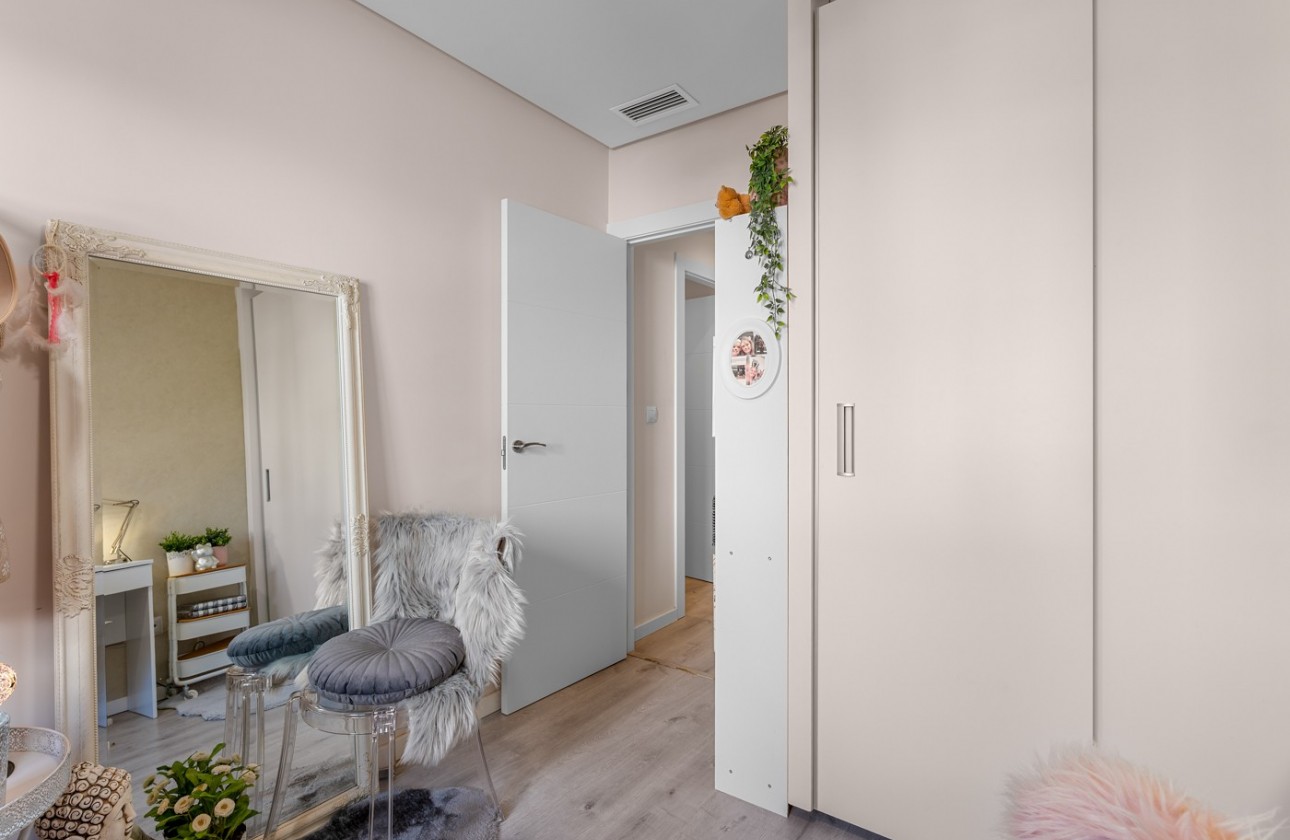 Resale - Apartment / flat - Orihuela Costa - Los Dolses