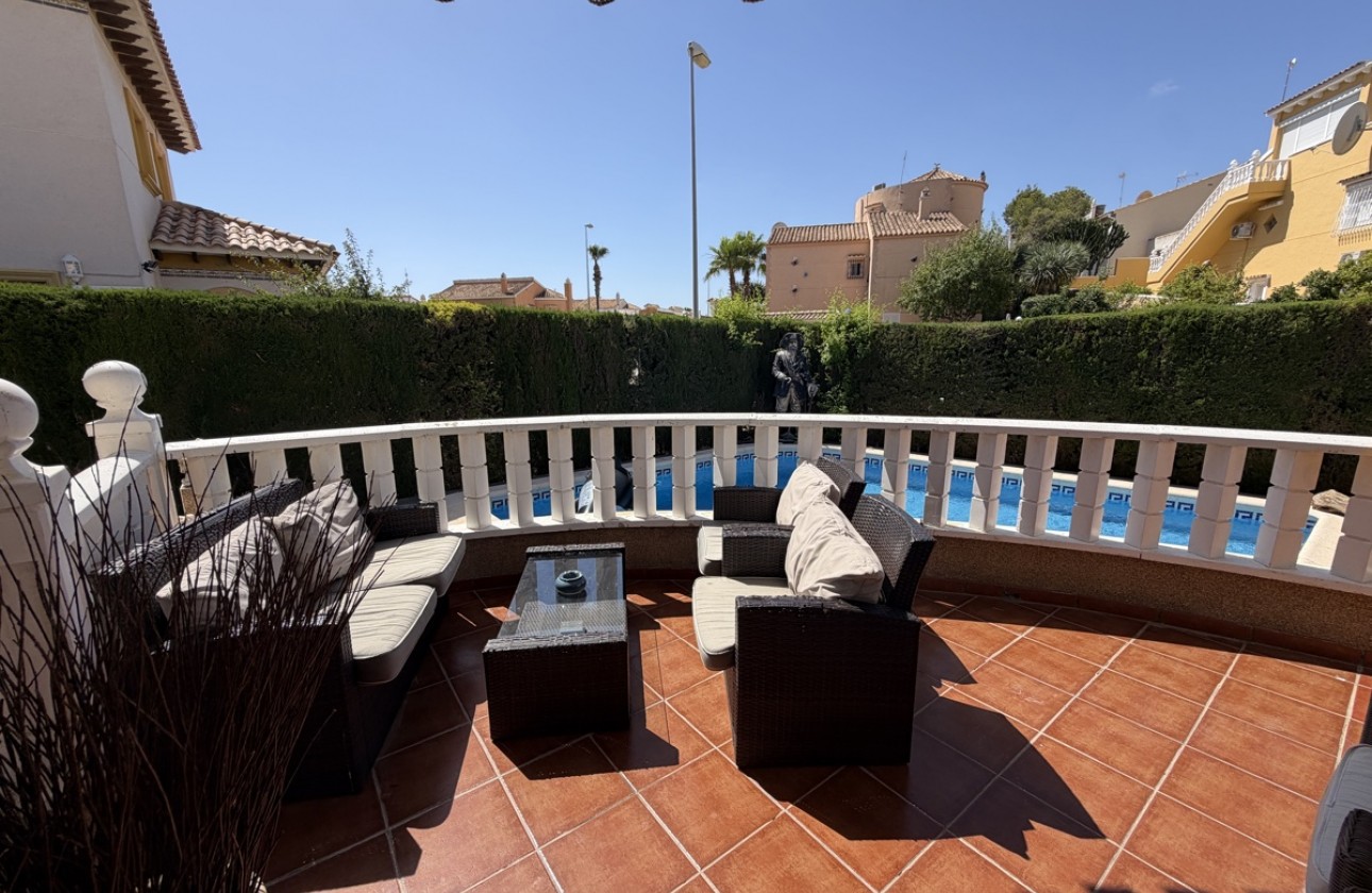 Resale - Villa - Villamartin
