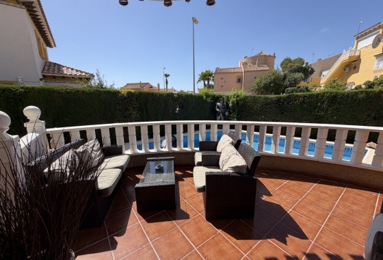 Resale - Villa - Villamartin