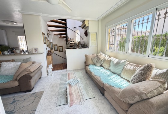 Resale - Villa - Villamartin