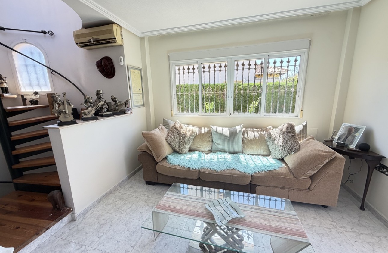 Resale - Villa - Villamartin