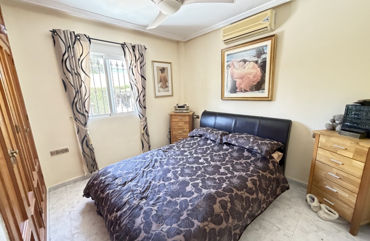 Resale - Villa - Villamartin