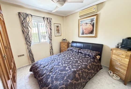 Resale - Villa - Villamartin