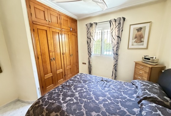 Resale - Villa - Villamartin
