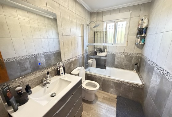 Resale - Villa - Villamartin